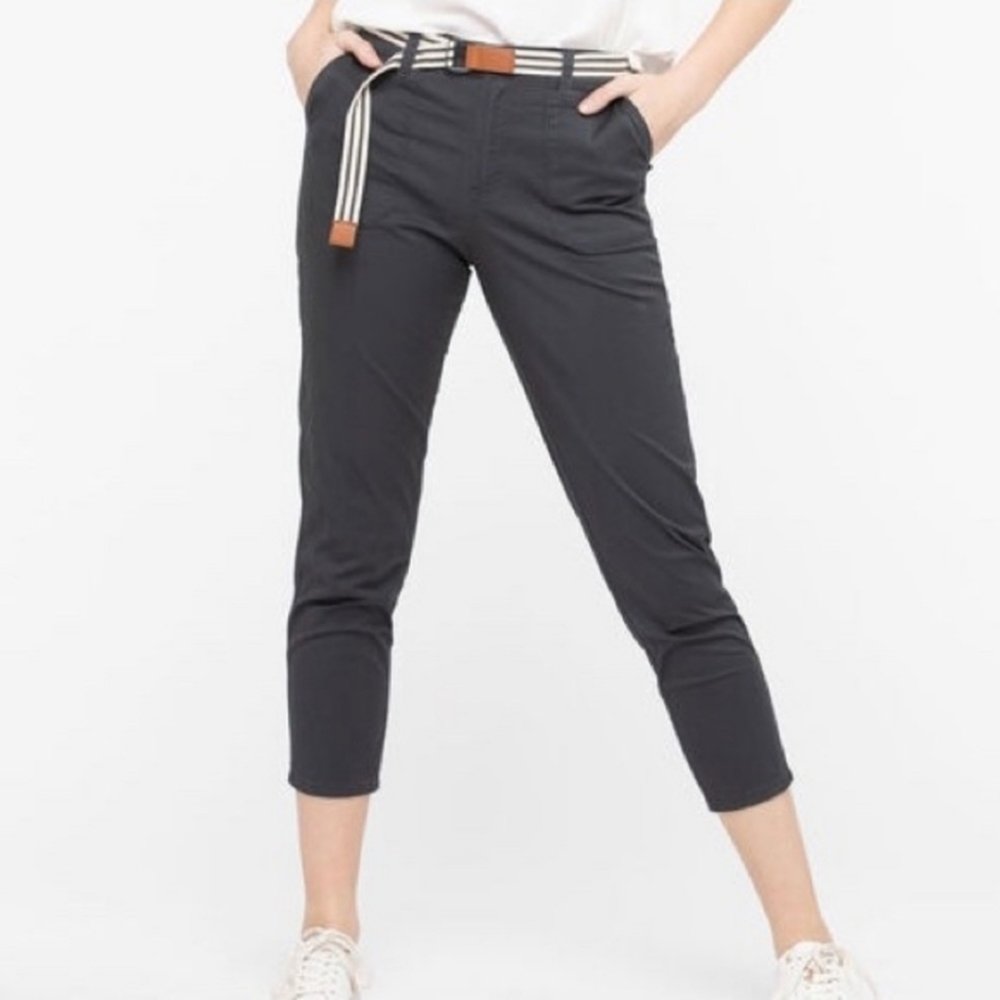 Utility Crop with Belt